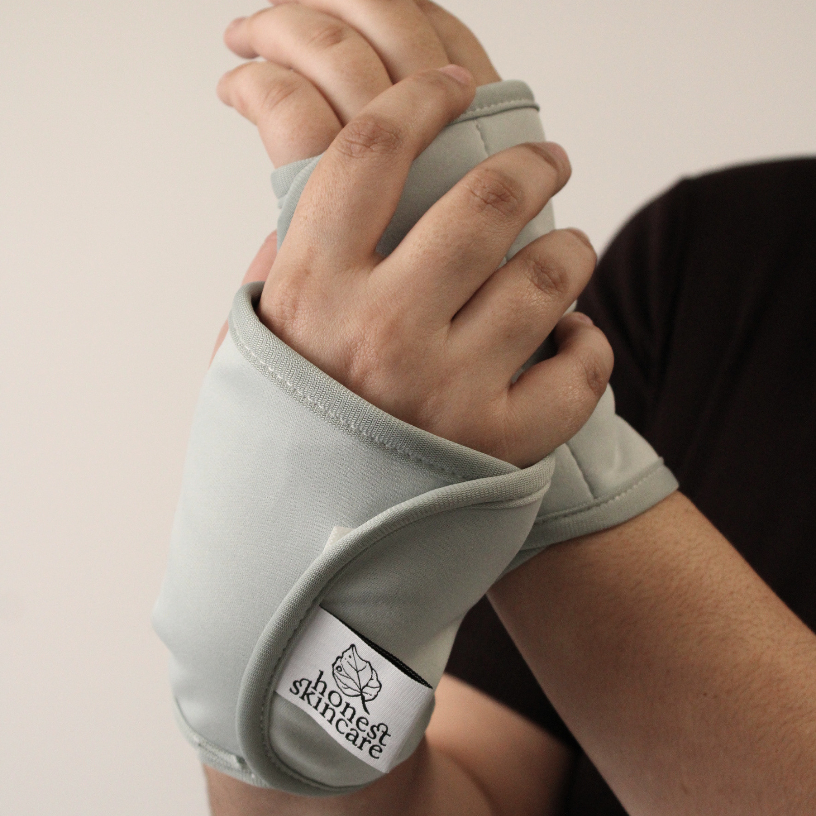 Organic Castor Oil Hand and Wrist Wraps (Pair)