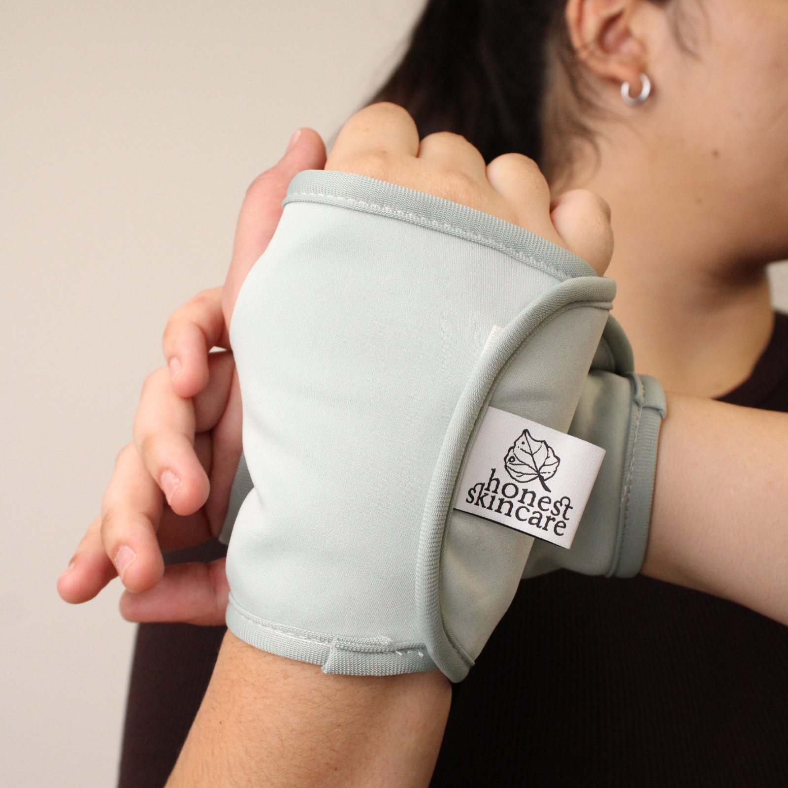 Organic Castor Oil Hand and Wrist Wraps (Pair)