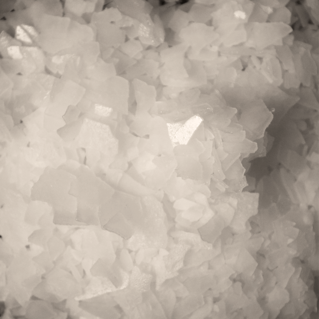 Close-up of honest skincare natural tibetan Magnesium_Flakes