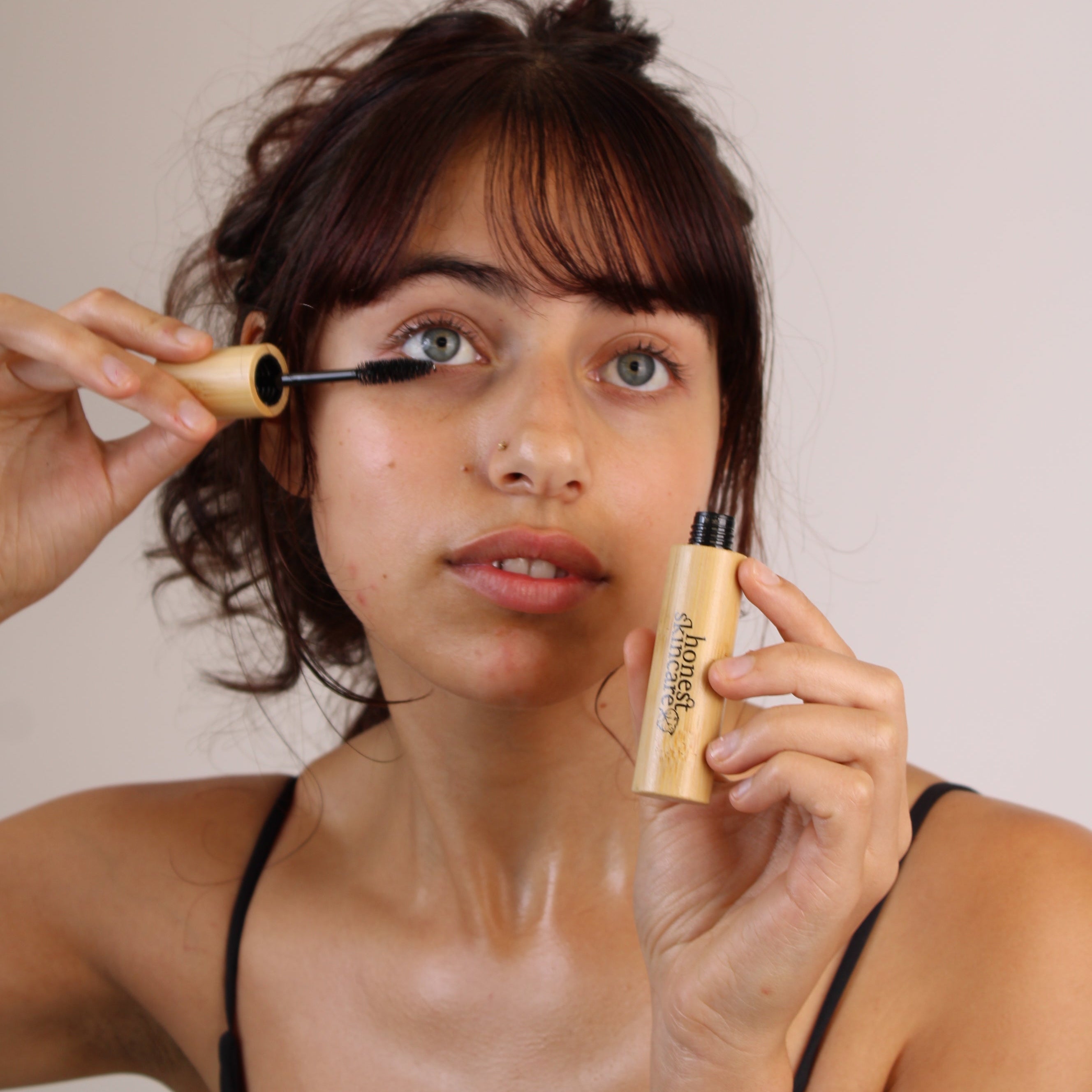 How to Choose Lash Serum for Sensitive Eyes
